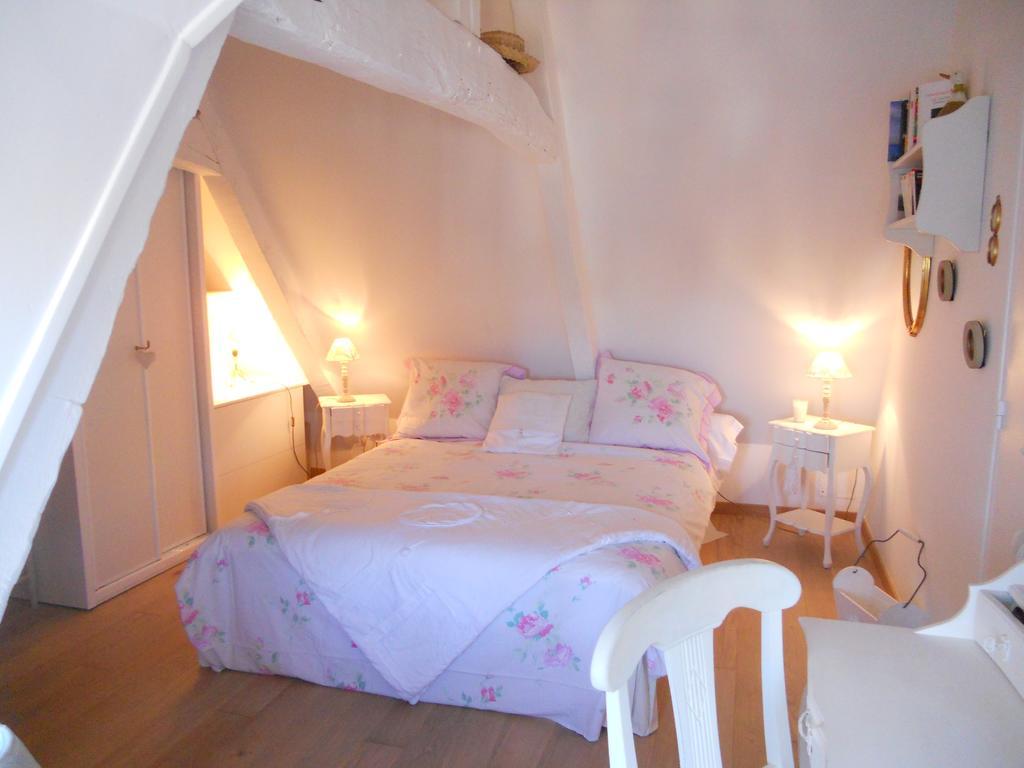 Lamaison Du Phare Honfleur Chambres D'Hotes Et Jacuzzi Prive Exterior photo