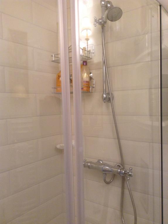 Lamaison Du Phare Honfleur Chambres D'Hotes Et Jacuzzi Prive Room photo