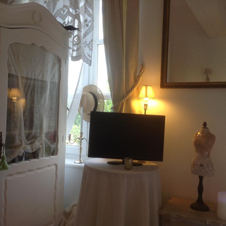 Lamaison Du Phare Honfleur Chambres D'Hotes Et Jacuzzi Prive Room photo