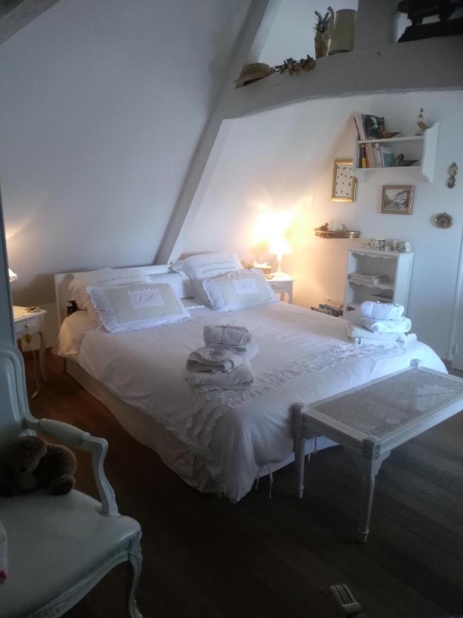 Lamaison Du Phare Honfleur Chambres D'Hotes Et Jacuzzi Prive Exterior photo